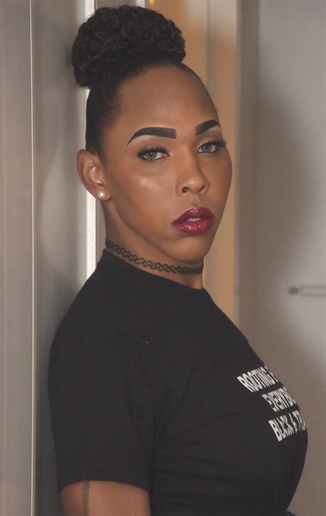 EBONY @ Tranny Clips